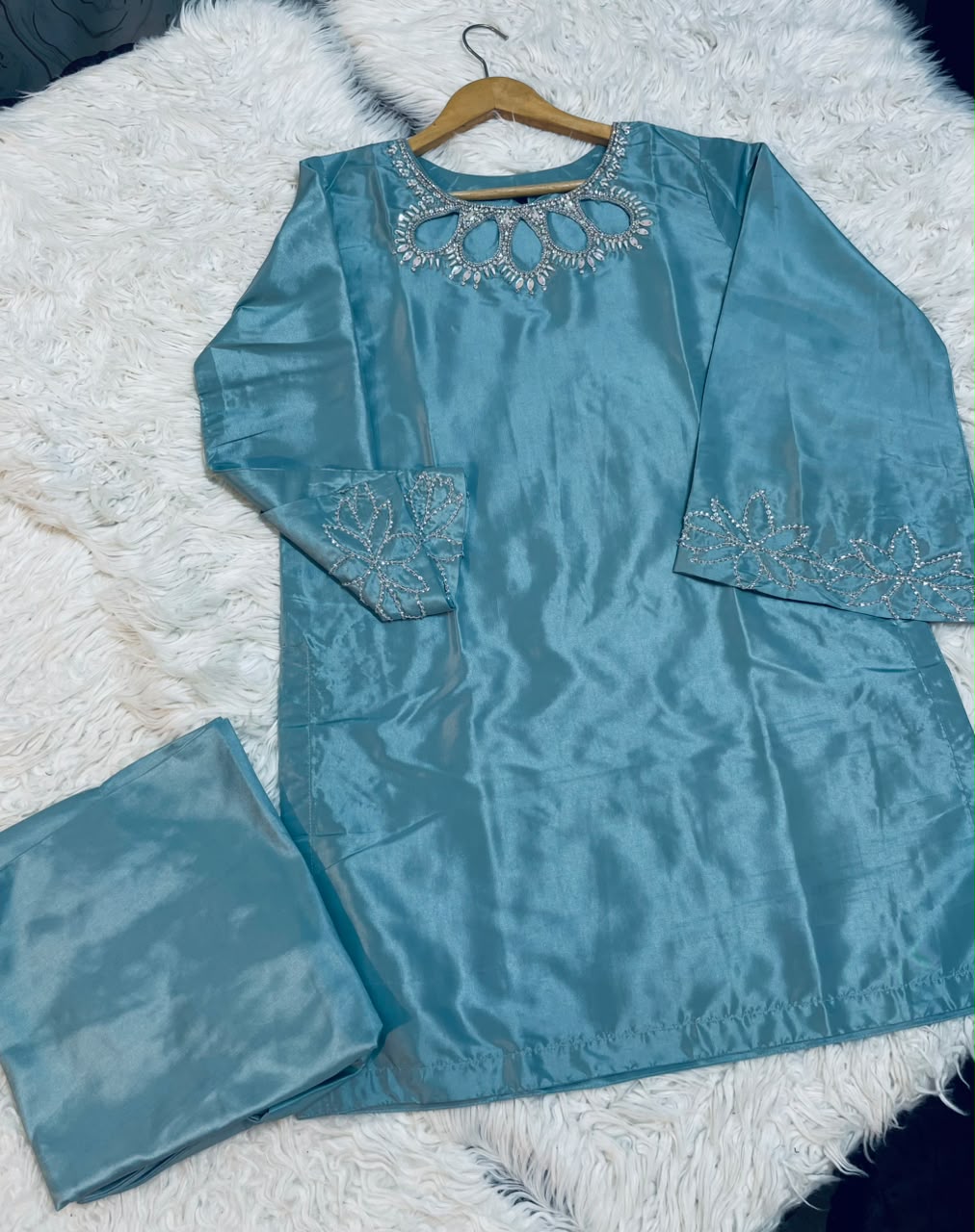 Sky Cutwork Luxury